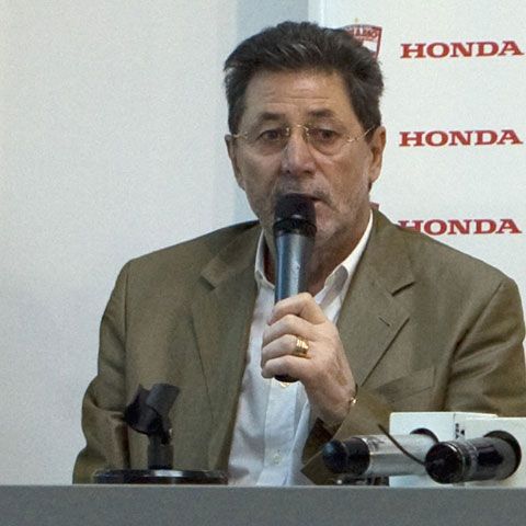 Cornel Dinu, atac la Mihai Stoica: "Avem de-a face cu un delir! I se trage de la excesul de ulei de păr"