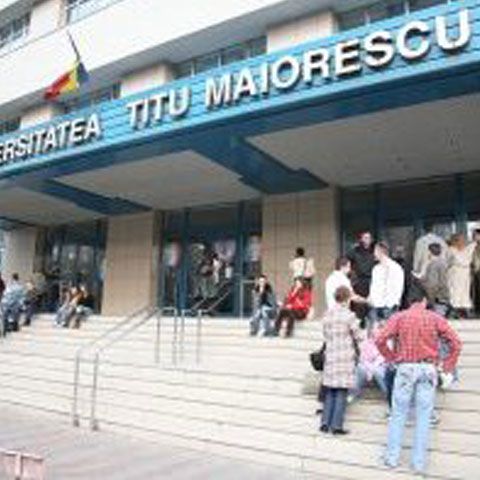 Universitatea "Titu Maiorescu" ar putea să nu organizeze examen de admitere pentru medicină dentară