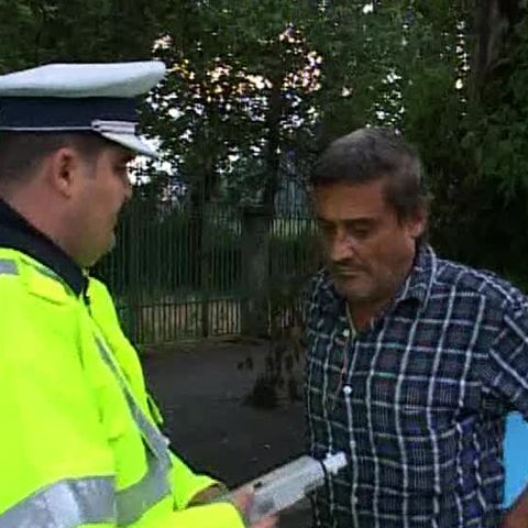 80 de persoane suspecte au fost duse la poliţie după o razie care a avut loc în Brăila