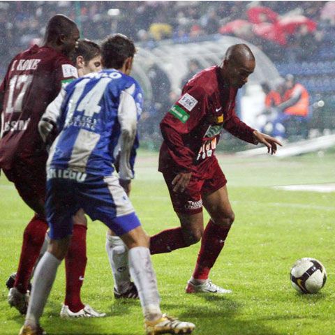 Pandurii Tg Jiu a obţinut un punct pe terenul campioanei CFR Cluj