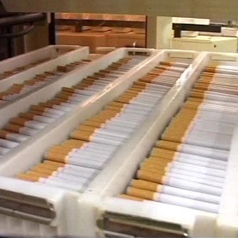 Aproape jumătate dintre românii de peste 18 ani sunt fumători