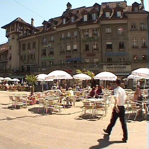 De luni, românii pot călători în Elveţia doar cu cartea de identitate 