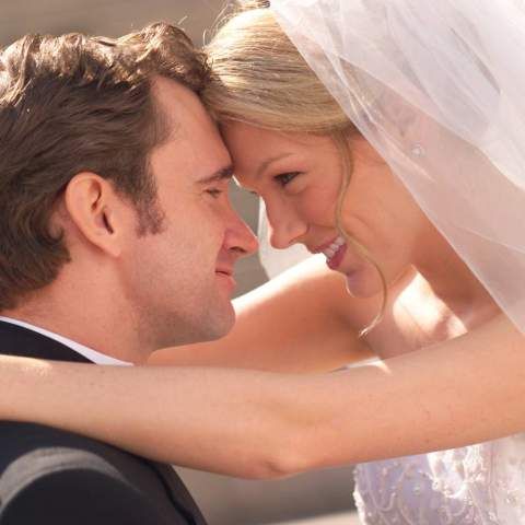 Bărbaţii care se căsătoresc cu femei mai tinere au şanse mai mari să trăiască mai mult