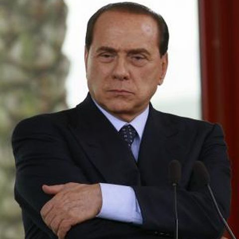 Berlusconi este vizat de un nou scandal, pentru că ar fi folosit avioane militare în scop personal