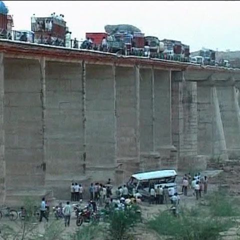 Cel puţin 26 de persoane au murit în urma unui accident rutier în India