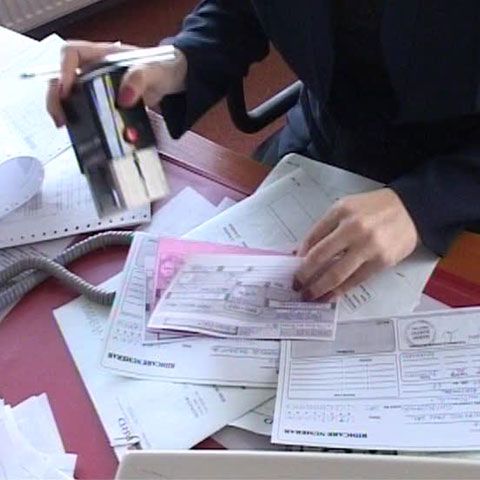 Conturile de economii ale românilor sunt din ce în ce mai mici