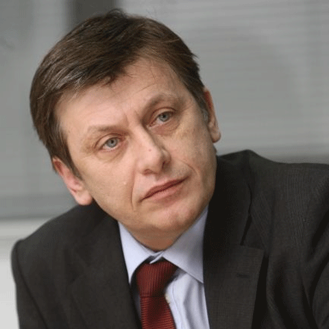 Antonescu: România e condusă de două haite, ce încearcă să împartă România ca şi cum ar fi moşia lor