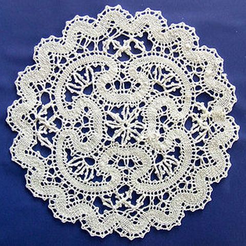 Experiment cu dantele şi broderii la Muzeul Ţăranului Român, între 5 iunie şi 25 iulie