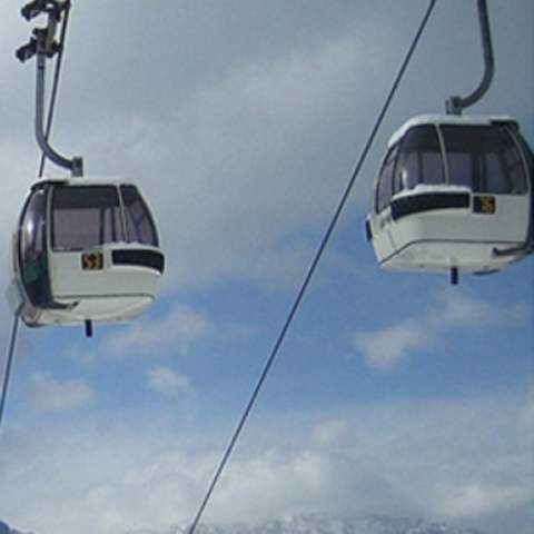 Bucureştenii vor putea traversa Capitala cu telegondola. Cum comentaţi?