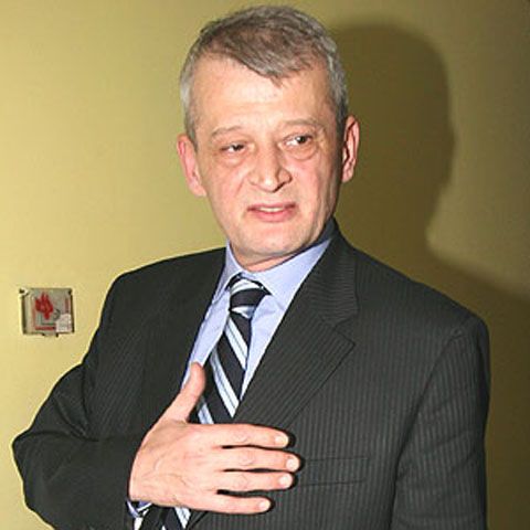 Sorin Oprescu: Poliţia îi va ajuta pe şoferii care au maşini avariate din cauza furtunii. Sectorul 1 e cel mai afectat