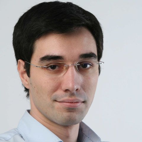 Claudiu Pândaru: Cum a amprentat Poliţia cutiile de cola în faţa redacţiei Gândul