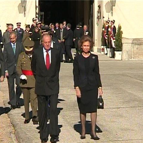 Regina Spaniei circulă cu avioanele companiilor low cost