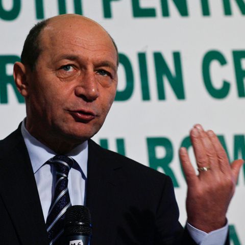 Traian Băsescu şi liderii de partid sunt motoarele partidelor în campanie