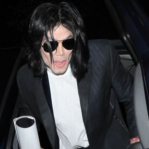 Michael Jackson refuză să mănânce