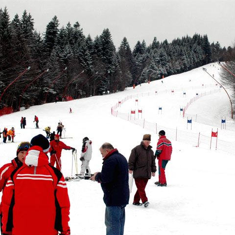 Un bărbat spune că se va adresa CEDO dacă Primăria Predeal nu-i retrocedează terenul de pe Clăbucet