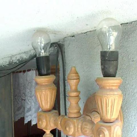 Peste 40 de familii din Musăţeşti au câte un obiect electrocasnic ars 