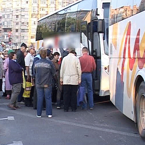 Primăria Sectorului 5 a trimis 500 de pensionari în excursie la Cheia