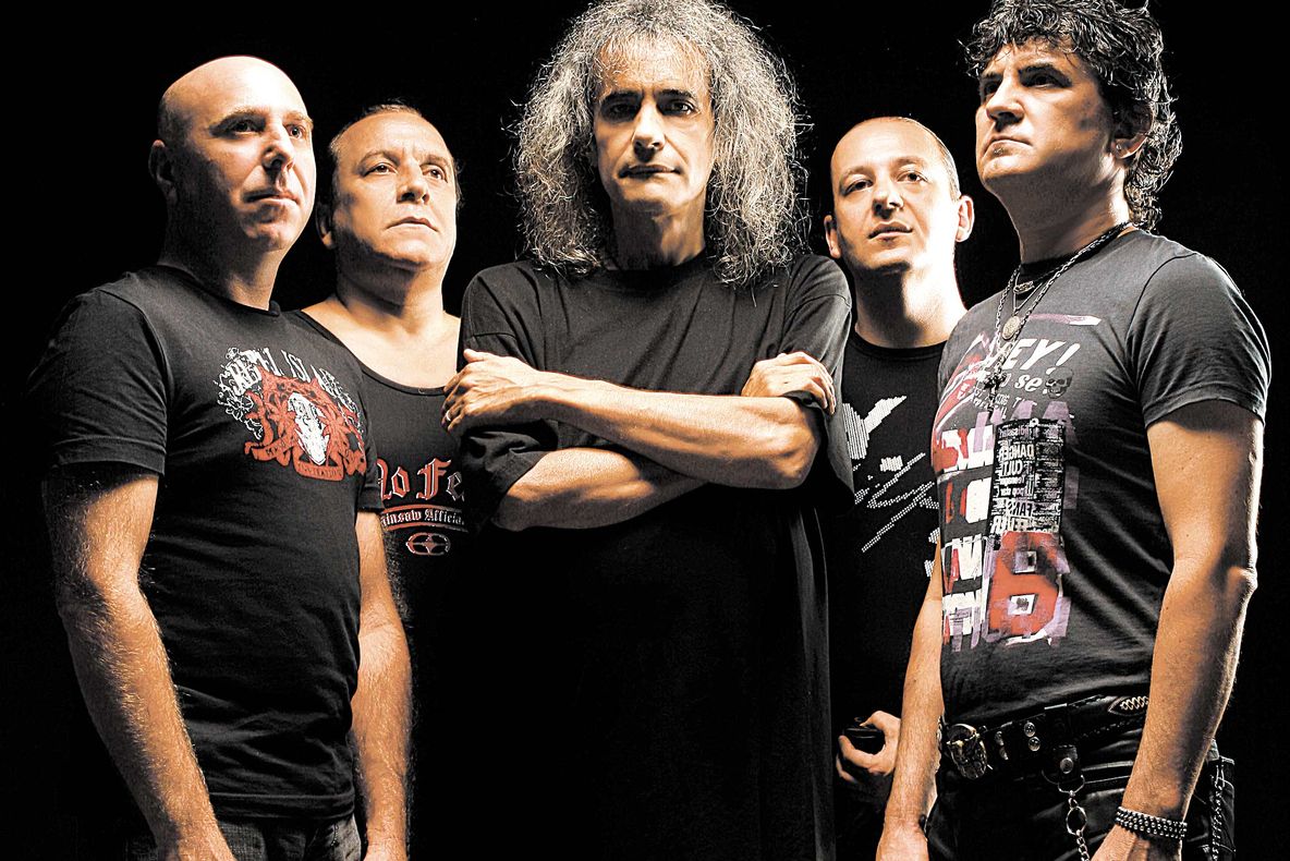 Iris va concerta în iulie la Târgu Mureş, prima oară după operaţia solistului Cristi Minculescu