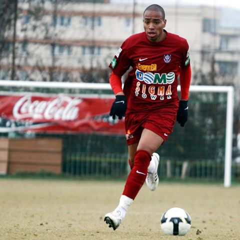 OFICIAL / CFR-istul Alvaro Pereira, transferat de Porto în schimbul a 4 milioane de euro