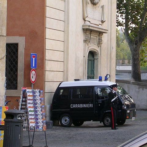 O româncă a fost găsită moartă în Roma