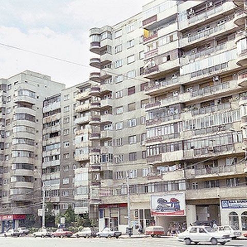 ARAI: Programul "Prima Casă" va favoriza apartamentele situate în "blocuri comuniste"