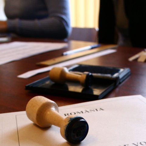 Până la ora 10:00 s-au prezentat la vot 4% dintre români, potrivit BEC