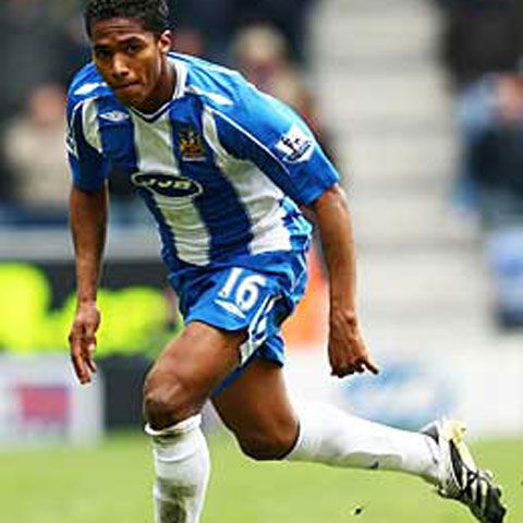 Anglia - Manchester şi Real Madrid oferă câte 16 milioane de lire sterline pentru Antonio Valencia