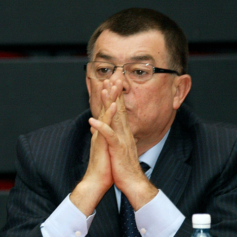 Stroe: Geoană ori demisionează din fruntea Senatului, ori nu mai participă la şedinţele CSAT