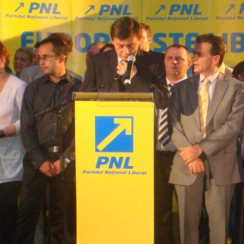 Cu un procent de 15,4%, PNL trimite la Bruxelles cinci europarlamentari