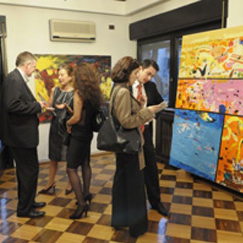 Bucureştenii au avut intrare liberă, vineri noaptea, în 28 de galerii de artă