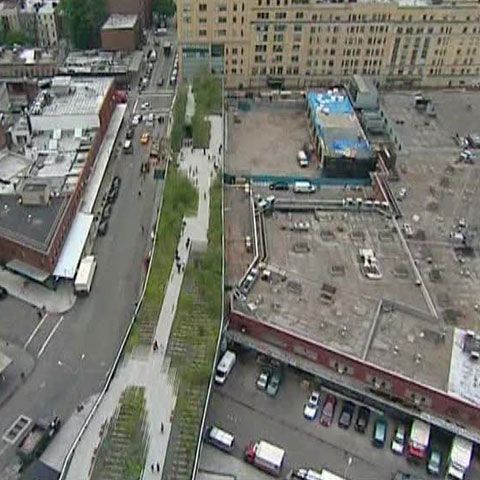 O cale ferată suspendată a fost transformată în parc, la New York 