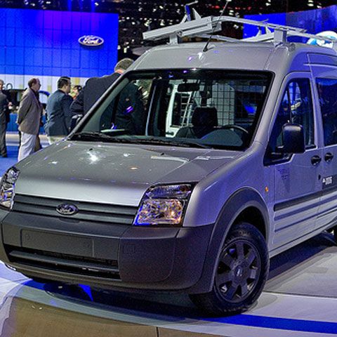 Producţia Ford la Craiova va începe din septembrie cu 90 de maşini pe zi 