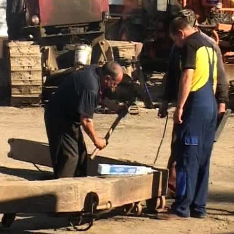 Salariaţii de la Direcţia de Drumuri Hunedoara nu şi-au primit banii dinainte de Paşte