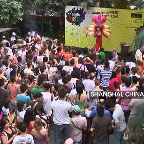 Mii de oameni au paticipat la parada Gay Pride din Italia