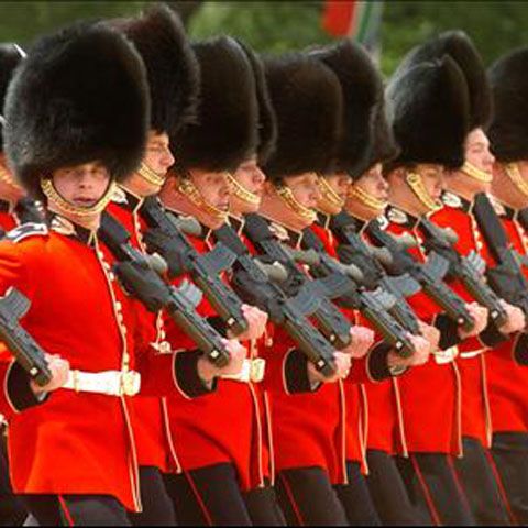 Paradă la Londra, cu ocazia zilei de naştere a reginei Marii Britanii