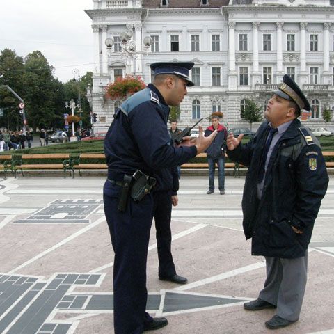 Un comisar de poliţie din Călăraşi, arestat preventiv pentru luare de mită