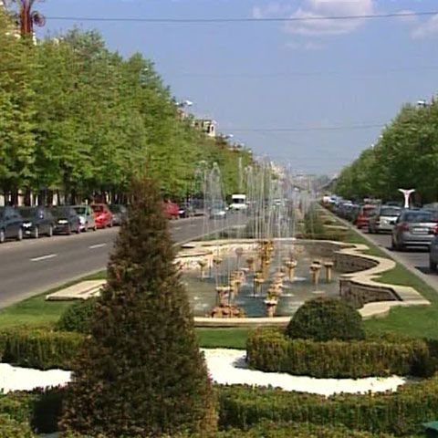 ALPAB a cedat fără licitaţie un contract cu valoare finală de 700.000 de euro. Sorin Oprescu spune că s-a procedat corect