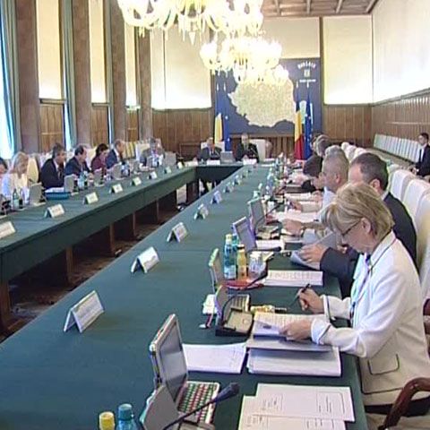 Liderii PSD şi PD-L s-au întâlnit, luni, la Guvern