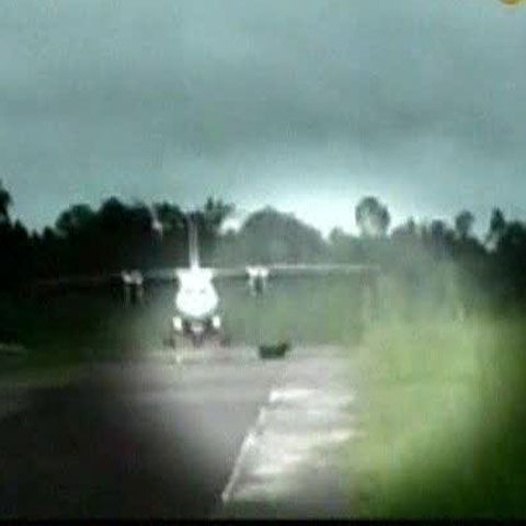 Un avion a ieşit de pe pistă la aterizare, în Indonezia