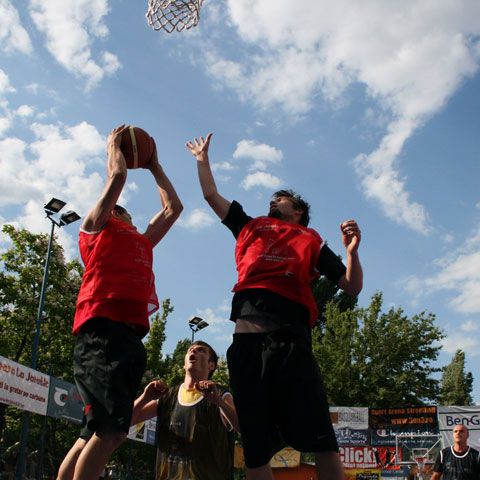 Peste o mie de jucători şi-au petrecut weekendul pe terenurile Sport Arena. VEZI GALERIE FOTO