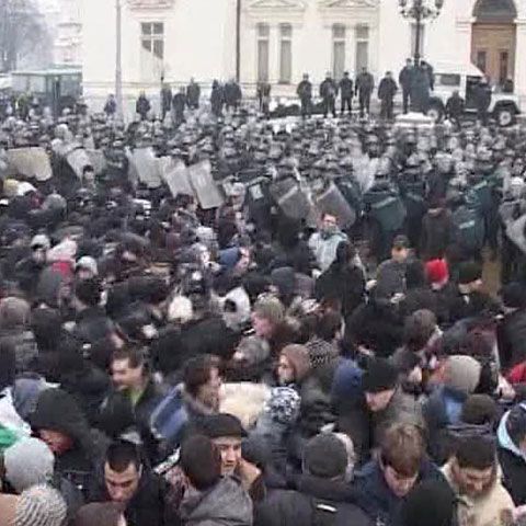 Circa 10.000 de bulgari au protestat în faţa sediului guvernului