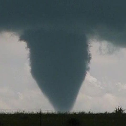 Vreme extremă în SUA: Grindină, tornade şi inundaţii