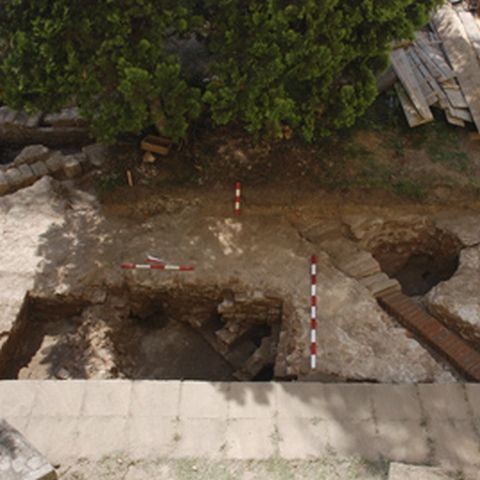 Arheologii au descoperit în curtea Castelului Huniade din Timişoara o fântână din perioada medievală