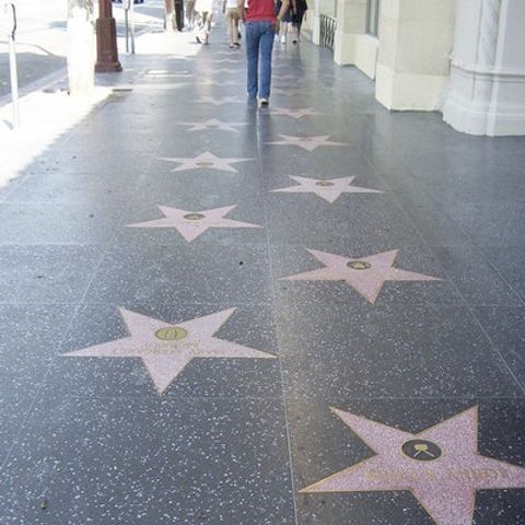 Russell Crowe şi Adam Sandler vor avea stele pe Hollywood Walk of Fame