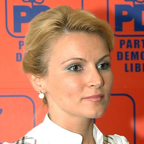 Andreea Vass: Unii bugetari pot fi concediaţi. Toate primele de Crăciun - tăiate