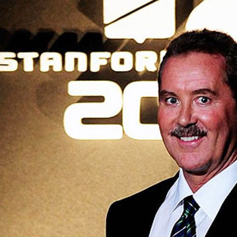 Omul de afaceri Allen Stanford, urmărit pentru fraudă, s-a predat FBI