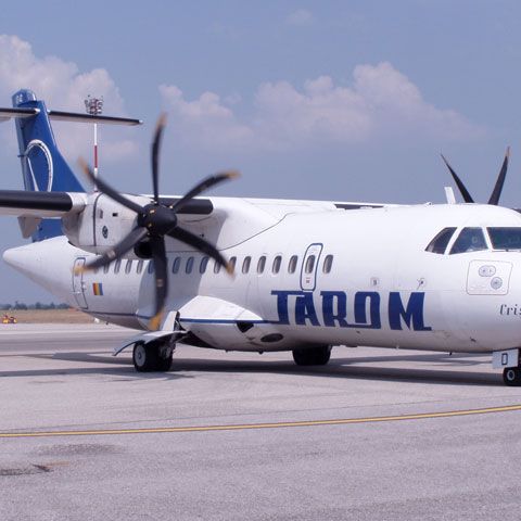 Pasagerii cursei Tarom cu probleme la straturile de geam ale cabinei au ajuns la Tenerife