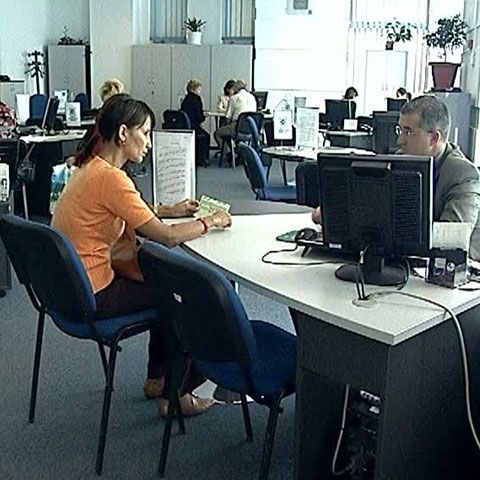 Creditele în lei se vor ieftini puternic în maxim două luni 