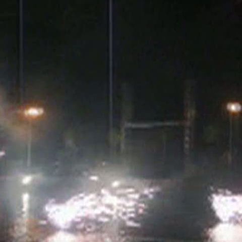 Trei timişoreni au ajuns sâmbătă seara la spital, după ce mai multe artificii au căzut în mulţimea de spectatori