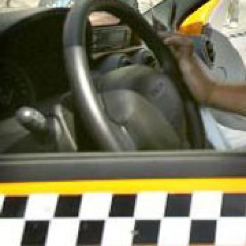 EXCLUSIVITATE: Cum suntem furaţi cu "maimuţa" de taximetrişti? - VEZI VIDEO